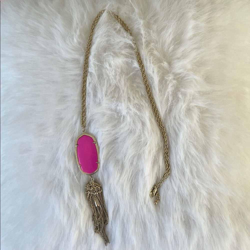 Kendra Scott Rayne necklace** Bundle 5+ items and name your offer!!! 💖💞